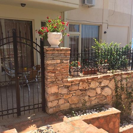 Berti Apartments Sarandë Exterior foto