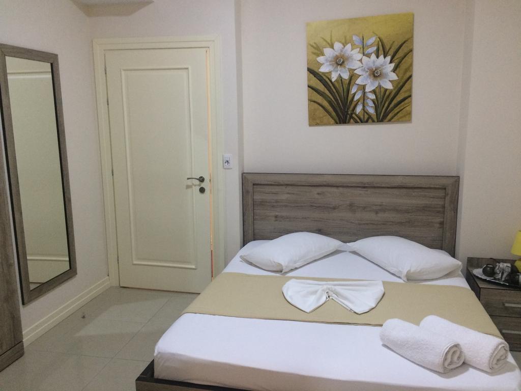 Berti Apartments Sarandë Exterior foto